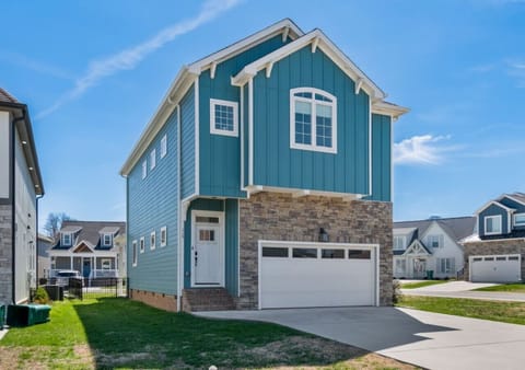 Beautiful modern home in a quiet neighborhood