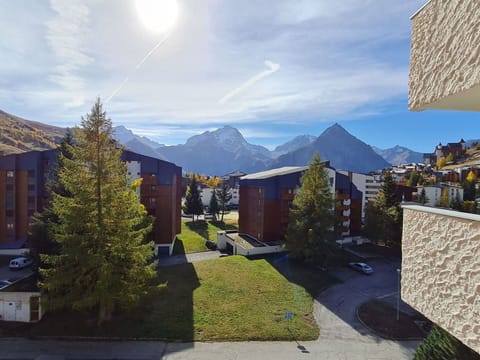 Apartment, Balcony, Chair, Shade, Outdoor Furniture, Daylighting, Aluminium
