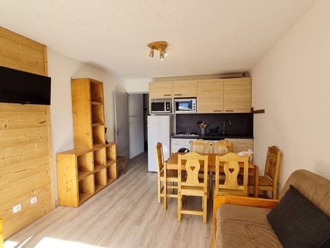 Apartment, Balcony, Chair, Shade, Outdoor Furniture, Daylighting, Aluminium