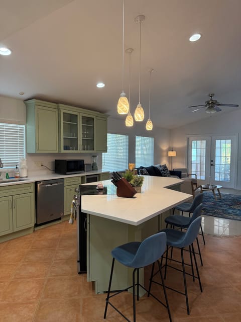 Kitchen with eat up bar