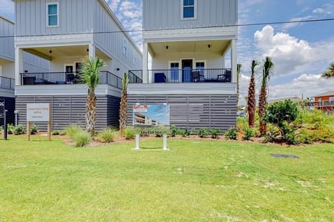 Gorgeous Corner Lot