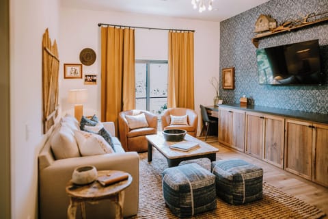 Cutter's Corner Living Space