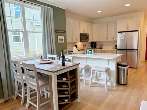 Kitchen and dining area