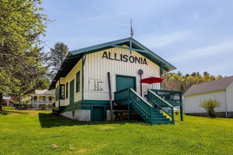 Whistle Stop Inn