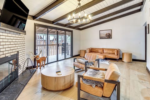 Pinetop Vacation Rental | 3BR | 2BA | Stairs Required | 1,578 Sq Ft