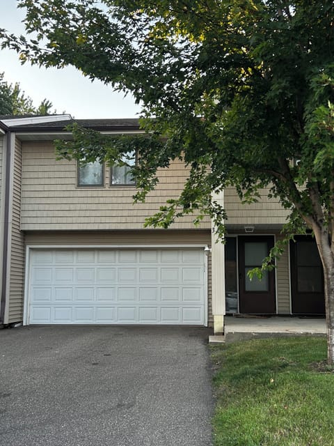 348 5th St - Waconia