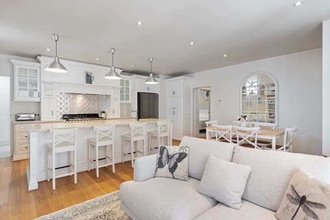Kitchen/Dining Area