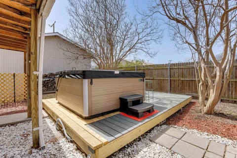 Fenced-In Yard | 6-Person Hot Tub