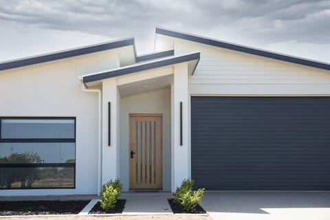 Front of House (Close)