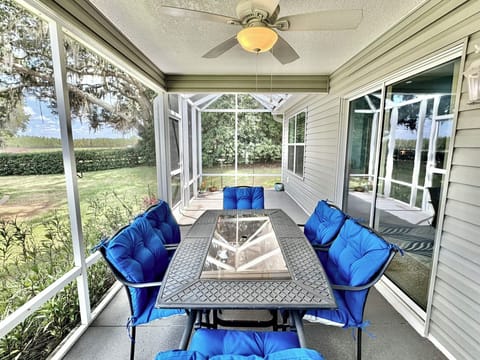 Screened-in Lanai with Additional Dining Option, Surrounded by Nature!