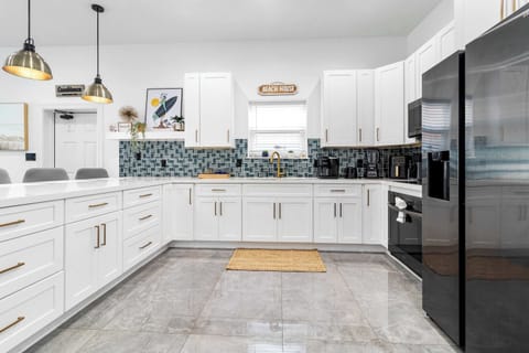 Fully equipped modern kitchen