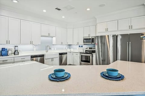 All modern appliances to make meal preparation a breeze.