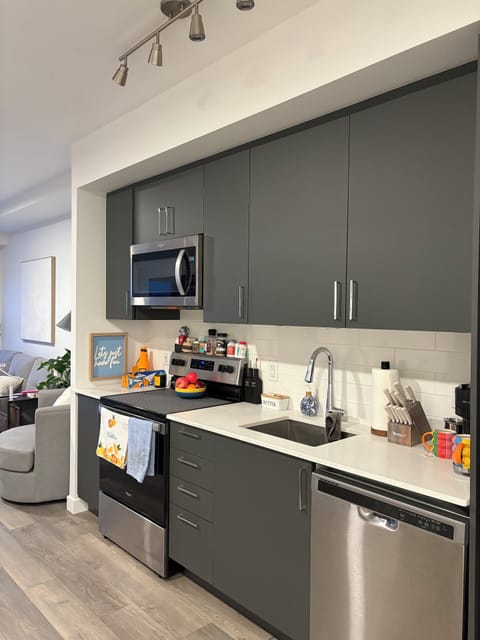 Kitchen area - full coffee bar