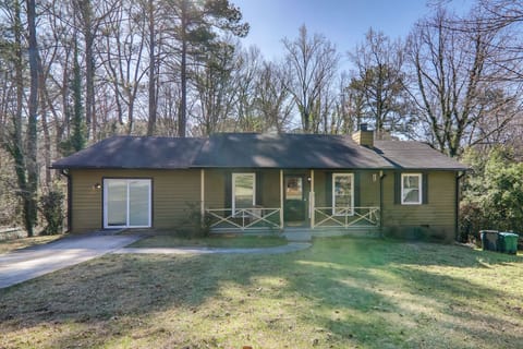 Snellville Vacation Rental | 3BR | 2BA | 1,500 Sq Ft | 3 Steps to Enter