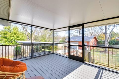 Screened Porch w/ Seating