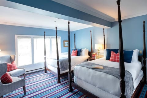 2 Queen size beds