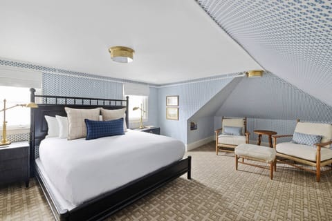 King size bed