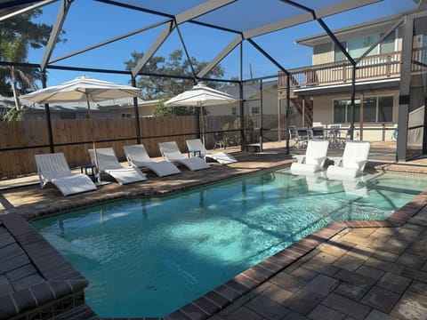 Updated Pool picture, soak chairs & umbrellas. As of Jan 26'.