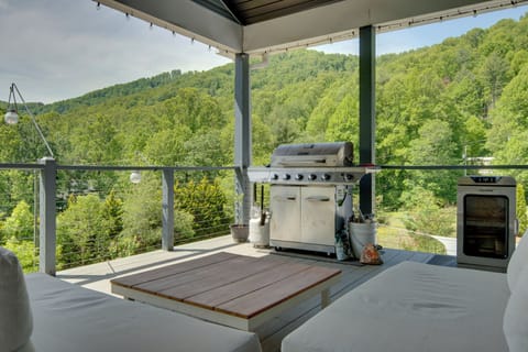 Asheville Vacation Rental | 3BR | 2BA | 2 Steps Required | 1,733 Sq Ft