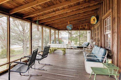 Greenwood Vacation Rental | 3BR | 2BA | 1,500 Sq Ft | 1 Step Required