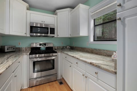 La Clairiere - Stainless Steel Appliances