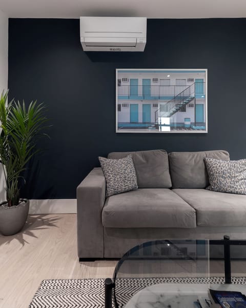 Living Room / Lounge