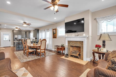 Home Decor, Indoors, Furniture, Table, Fireplace