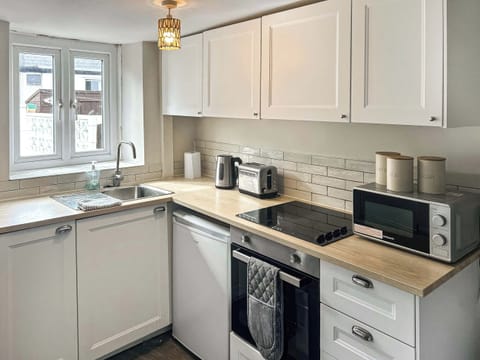 Kitchen | Albert Cottage, Dawlish