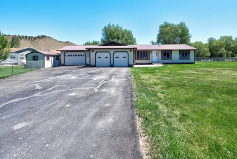 Parking in the front driveway