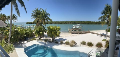 Ocean Views - Private Pool & Beach