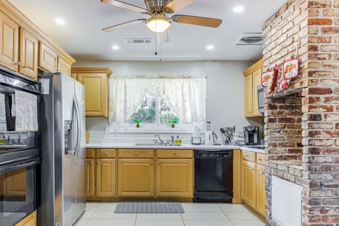 Kitchen | Cooking Basics | Main Level