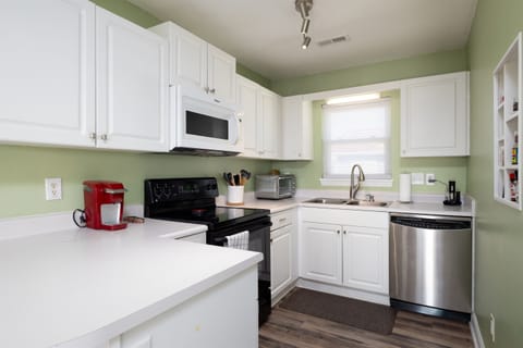 Kitchen equipped with everything you need for cooking