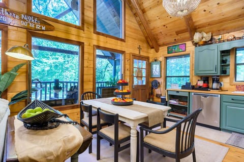 Dining table has seating for 6