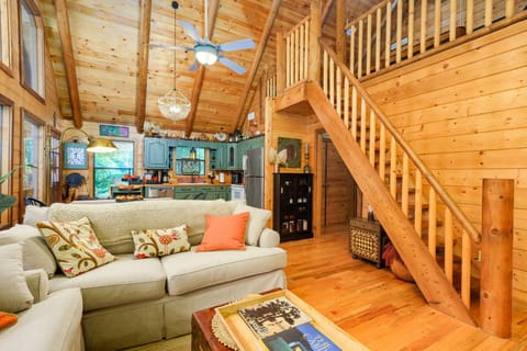 Alternating tread staircase to loft area