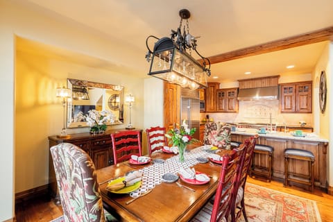 Dining area and bar seating