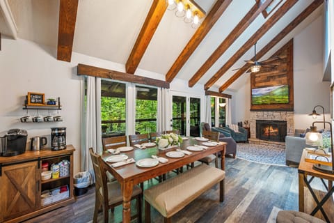 Breakfast, lunch, dinner, plenty of room for everybody at the dining table