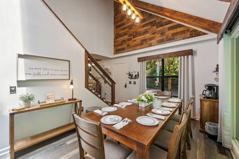 Breakfast, lunch, dinner, plenty of room for everybody at the dining table