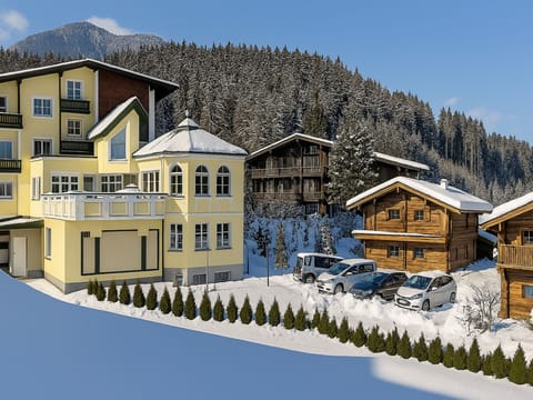 Holiday Home Exterior [winter]