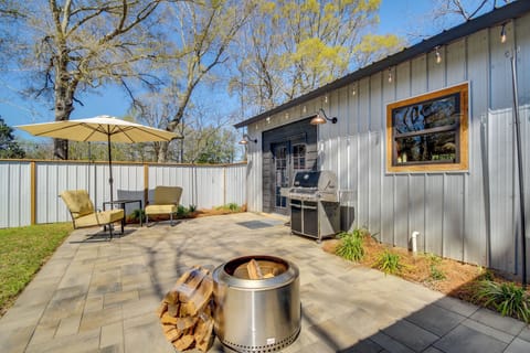 Perkinston Vacation Rental | 1BR | 1BA | 1,170 Sq Ft | 1 Step to Enter