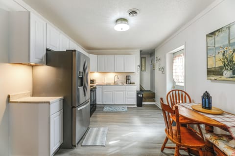 Downstairs Kitchen | Stove/Oven | Air Fryer | Toaster Oven | 1st Floor