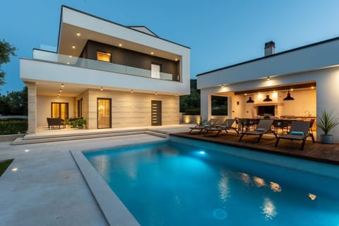 Holiday Home Swimming Pool