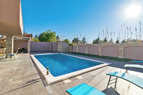 Holiday Home Swimming Pool