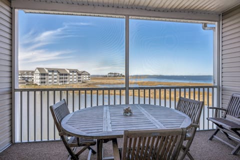 Main Level,Balcony,
