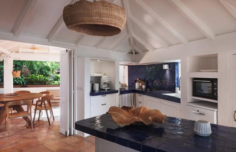 Fully equipped kitchen. Small size oven, toaster, coffee Maker and espresso machine, dishwasher, juicer, blender, refrigerator. Dining table for 8 on the terrace. 