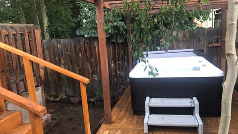 2 Hot Tubs in common area