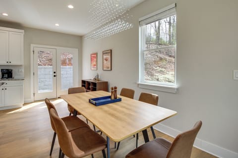 Dining Area | 1st Floor