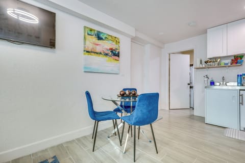 Dining Area | Dishware & Flatware Provided