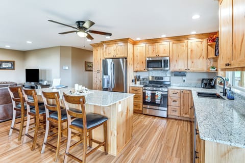 Kitchen | Keurig & Drip Coffee Makers | Dishwasher | Cooking Basics