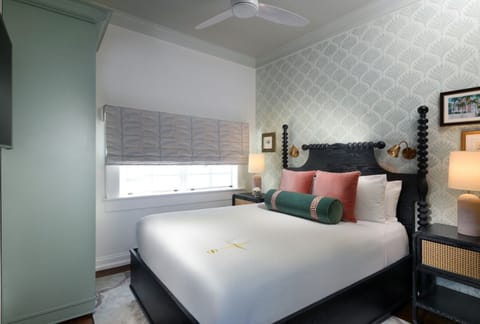 Unit with King size bed