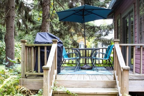 Dine out on the front porch!